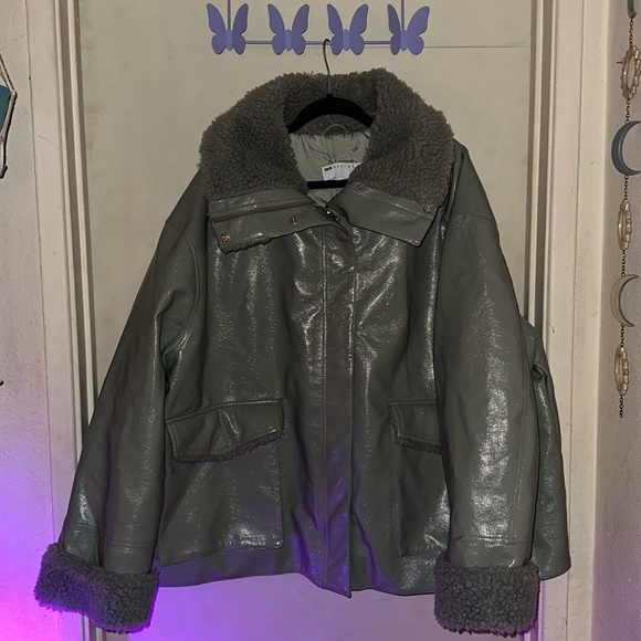 ASOS design curve faux leather jacket with teddy lining - Picture 5 of 12